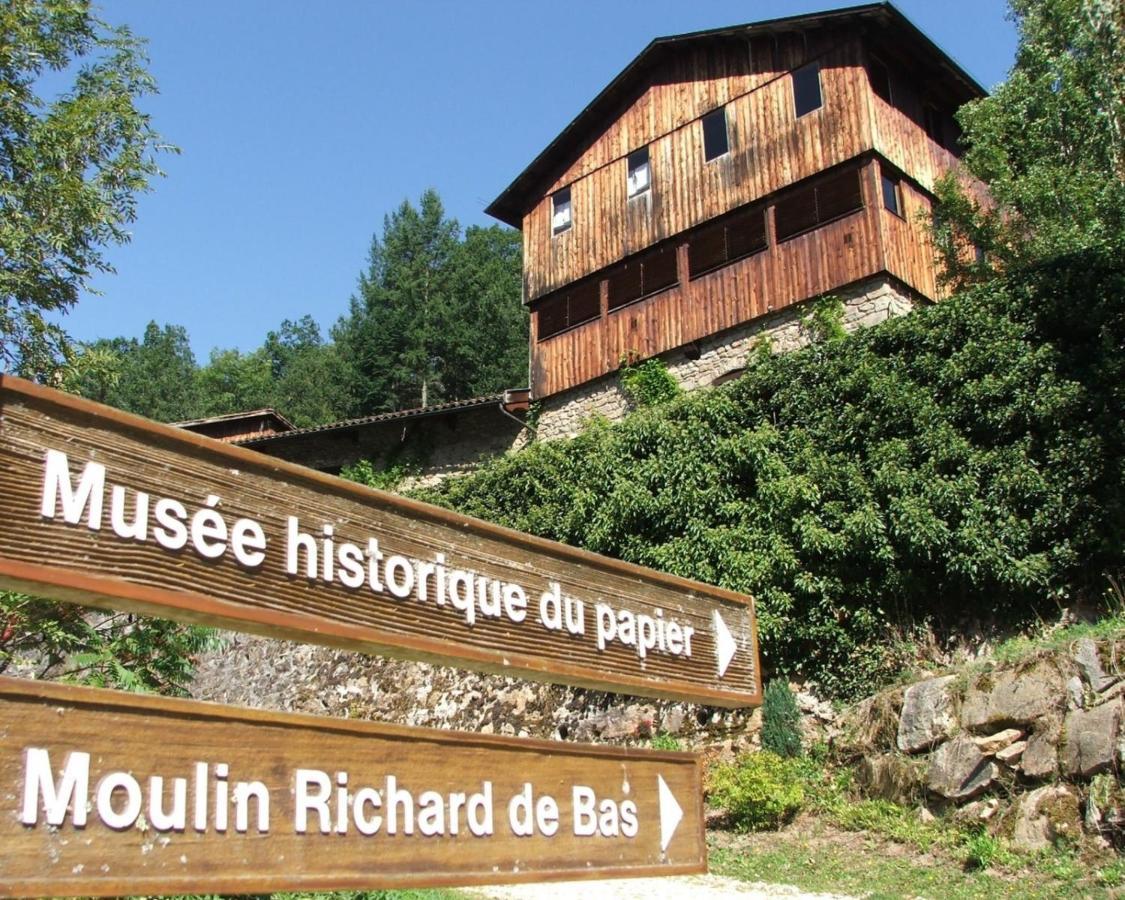 Villa L'ancien Relais de Poste*** à Saint-Dier-dʼAuvergne Extérieur photo