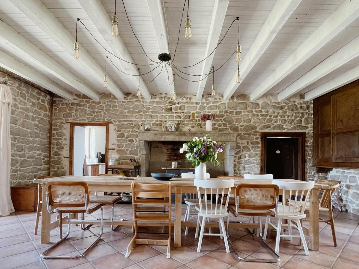 Villa L'ancien Relais de Poste*** à Saint-Dier-dʼAuvergne Extérieur photo